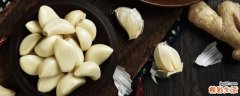 糖醋大蒜发绿可以吃吗 糖蒜变绿怎么才能变白