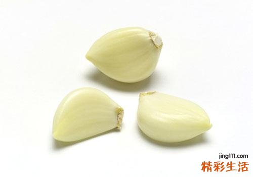 大祘泡什么比牛鞭还补 枸杞大蒜酒补肾壮阳好帮手！