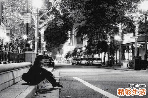 嘴角降肌发育不良是怎么回事？