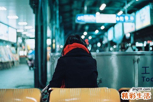胸廓狭窄而扁是怎么回事？
