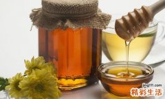 山楂可以和蜂蜜一起吃吗 食用山楂要注意些什么？