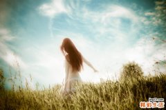 大美人刘嘉玲坦胸露乳参加某活动