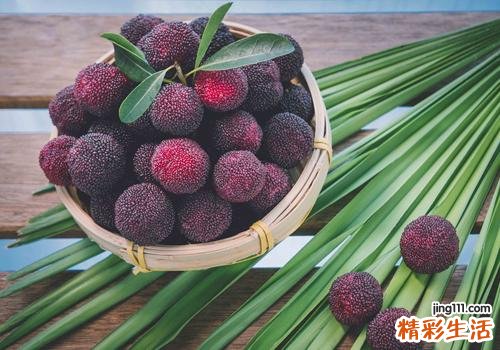 杨梅和火龙果可以一起吃吗 杨梅和火龙果一起吃会怎样