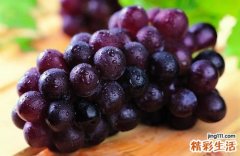 吃葡萄有什么好处？水果中的溶栓之王，颜色越深越营养！