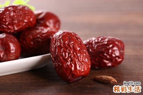 红枣和百香果可以一起泡水喝吗 红枣不能和什么一起吃