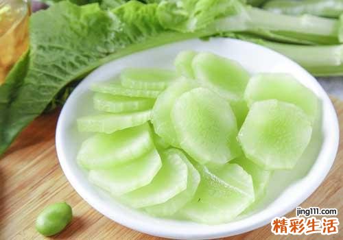 炒莴笋要用开水焯吗 清炒莴笋怎么炒得脆