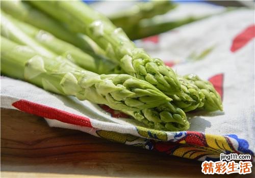 芦笋怎么挑选嫩的 芦笋要削皮吗