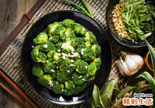 西兰花不熟可以吃吗 哪些人不能吃西兰花