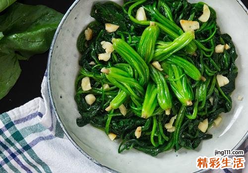 菠菜豆腐可以一起吃吗 黄鳝和菠菜能一起吃吗