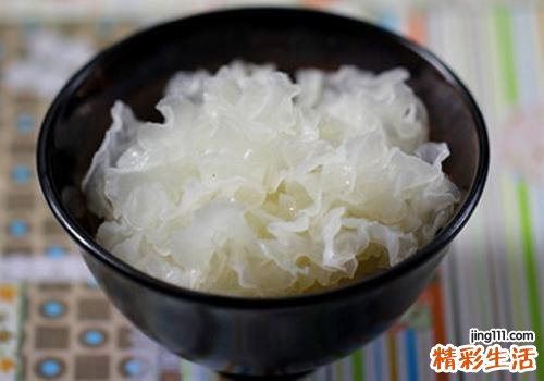 银耳泡了一天一夜还能吃吗 银耳泡太久会不会有毒