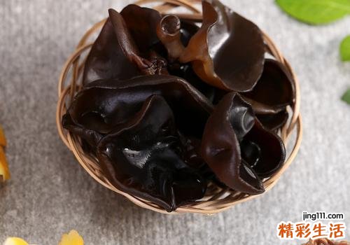 木耳和鸡蛋可以一起吃吗 木耳泡多久就不能吃了