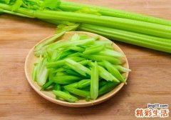 芹菜和木耳能一起吃吗 为什么不吃芹菜叶子