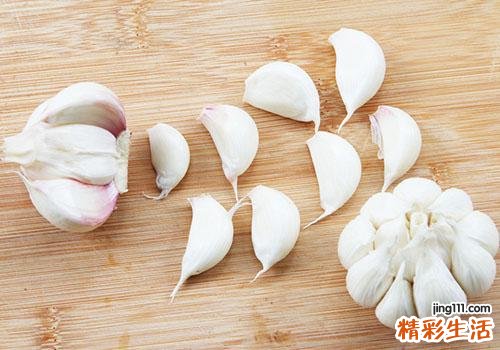 大蒜里面放蜂蜜可以吗 大蒜蜂蜜要怎么吃才不会伤害身体