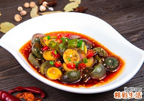皮蛋可以和土豆一起吃吗 一起吃不会中毒吧