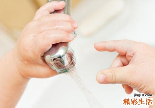 宝宝烫伤怎么办 看好你家宝宝，烈日下的这些地方很危险！
