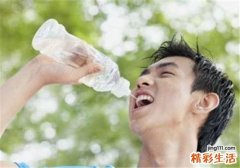 夏天出汗多喝什么好 多喝豆类熬汤消暑排毒