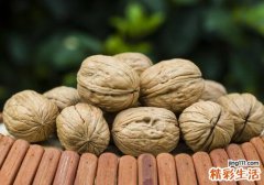核桃引起腹泻的原因 核桃怎么吃不会拉肚子