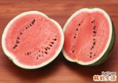 坐月子喂奶可以吃西瓜吗 哺乳期吃西瓜宝宝会拉肚子吗