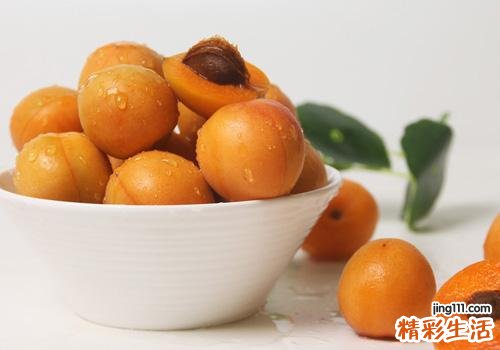空腹可以吃杏子吗 空腹吃杏子会怎样