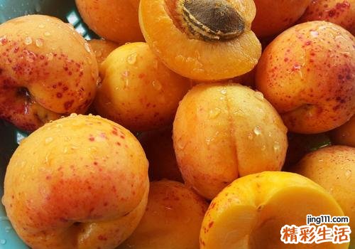 杏子能和西瓜一起吃吗 杏子可以和芒果一起吃吗