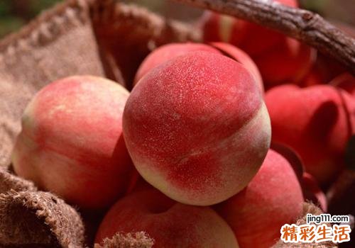 桃子怎么吃最好？别再直接啃啦~