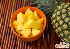 吃菠萝嘴角发红并且疼怎么办 吃菠萝为什么嘴唇出血