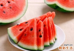 吃西瓜可以喝茶吗 西瓜不能和什么一起吃
