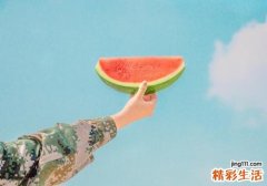 吃西瓜大便红色是怎么回事 原来是肠胃这里出了问题