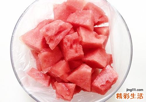 晚上不吃饭吃西瓜会胖吗 晚上只吃一个苹果能减肥吗