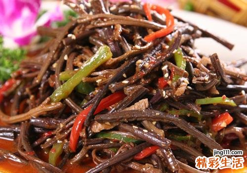 吃蕨菜有什么好处 蕨菜和什么一起吃好