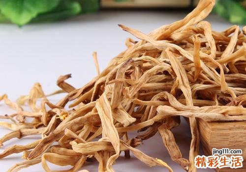 干黄花发黑可以吃吗 干黄花菜泡多久可以吃