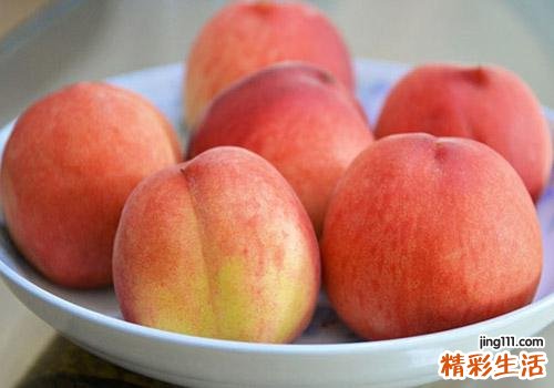 桃子枸杞银耳汤