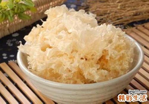 银耳不能和什么一起吃