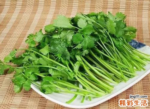 香菜不能和什么食物一起吃