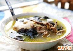 木耳鸽子汤