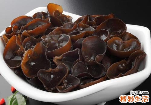 木耳怎样吃会中毒 夏天这么吃可能丢命，别怪没提醒你！