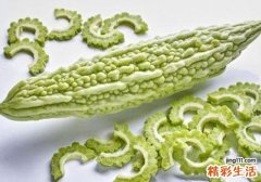 苦瓜炒鸡蛋去皮吗 苦瓜瓤可以吃吗