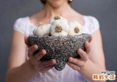 大蒜贴脚心有什么作用