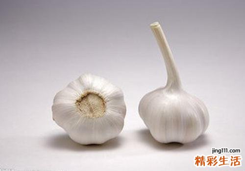 蒜头为什么会变绿色