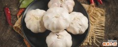大蒜泡水喝的正确方法 大蒜泡水用开水还是用温水