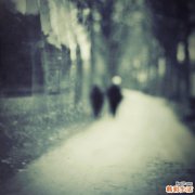 白色视野缺损是怎么回事？