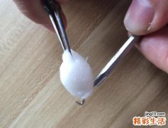 脸上长白头粉刺怎么治