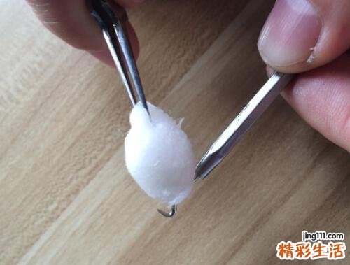 脸上长白头粉刺怎么治