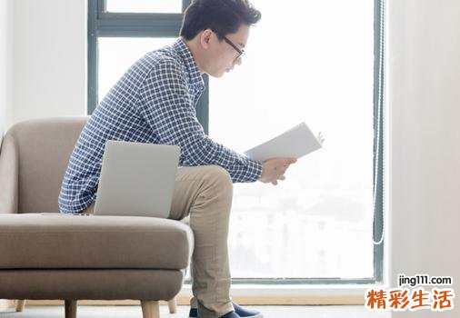 脚指甲分层是灰指甲吗 怎样判断是不是灰指甲