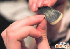 指甲缺营养变黄变厚吗 指甲变黄变厚如何治疗