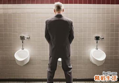 男人喝水多尿频是怎么回事 如何解决男人尿频问题