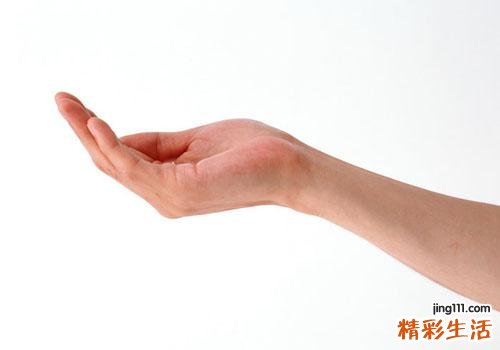 手抖是什么原因引起的