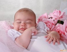 预防婴儿打嗝的7个小妙招