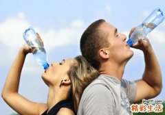 吃坏肚子可以喝藿香正气水么 吃坏肚子恶心呕吐妙招