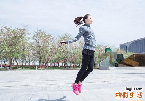 跳绳肚子疼是什么原因 每天什么时候跳绳最好
